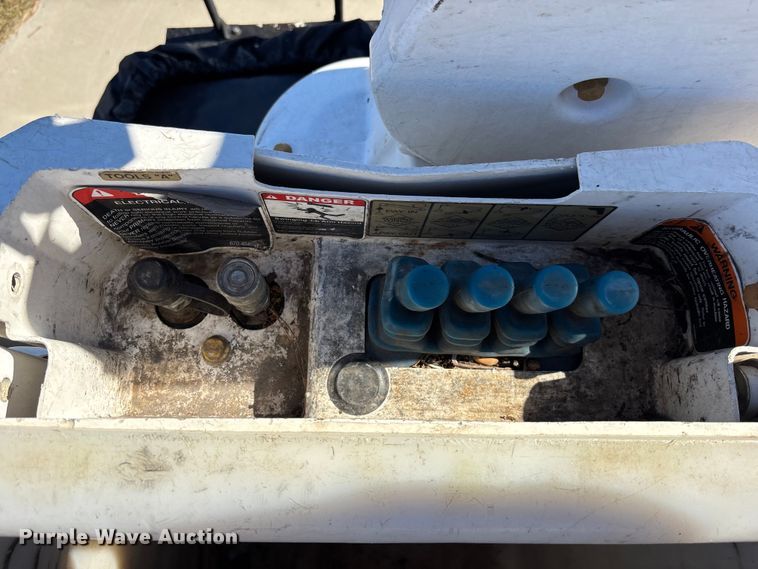 image for item DU0318 2016 RAM 5500HD bucket truck