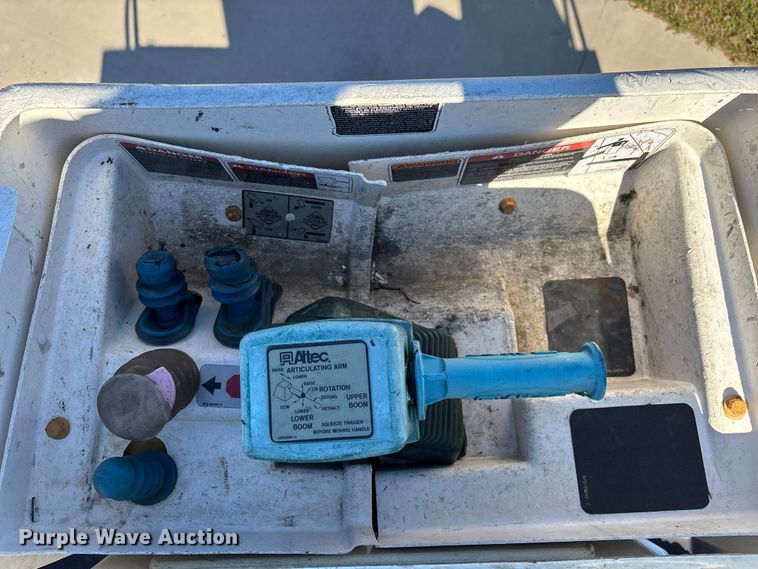 image for item DU0318 2016 RAM 5500HD bucket truck