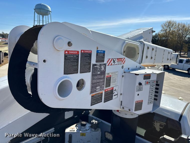 image for item DU0318 2016 RAM 5500HD bucket truck