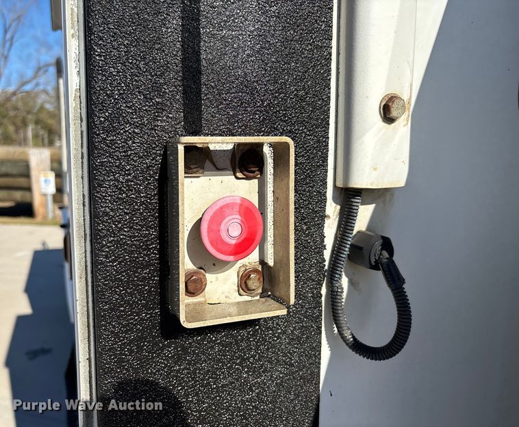 image for item DU0318 2016 RAM 5500HD bucket truck