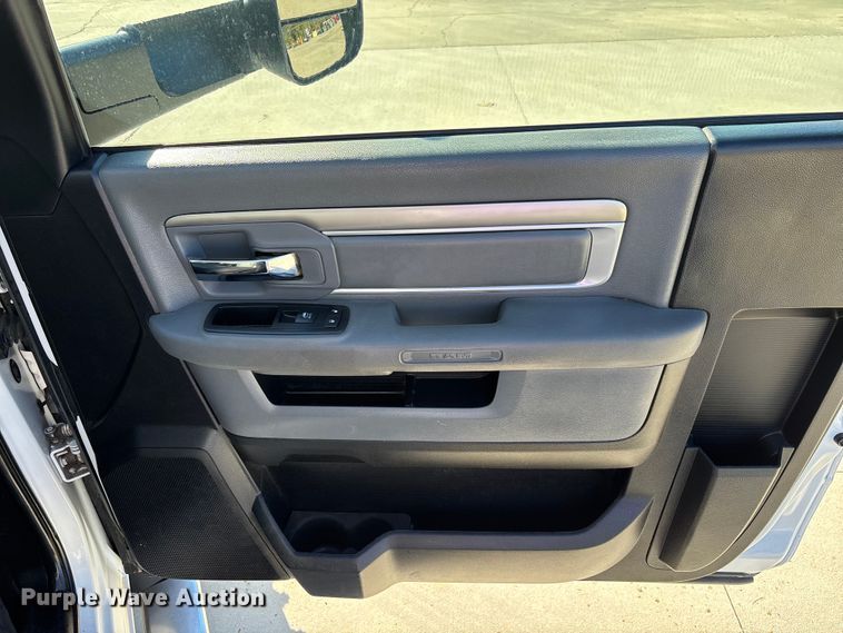 image for item DU0318 2016 RAM 5500HD bucket truck