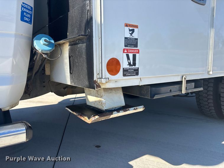 image for item DU0319 2016 RAM 5500HD bucket truck