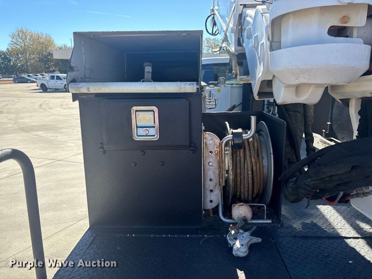 image for item DU0319 2016 RAM 5500HD bucket truck