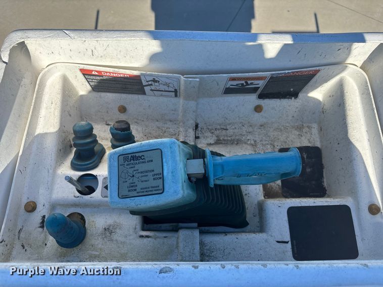 image for item DU0319 2016 RAM 5500HD bucket truck