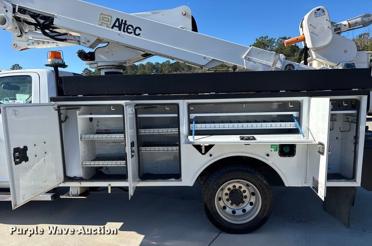 image for item DU0320 2016 RAM 5500HD bucket truck