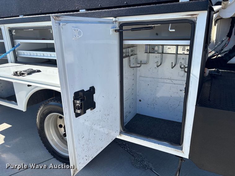 image for item DU0320 2016 RAM 5500HD bucket truck