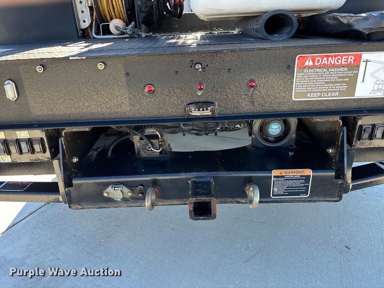 image for item DU0320 2016 RAM 5500HD bucket truck