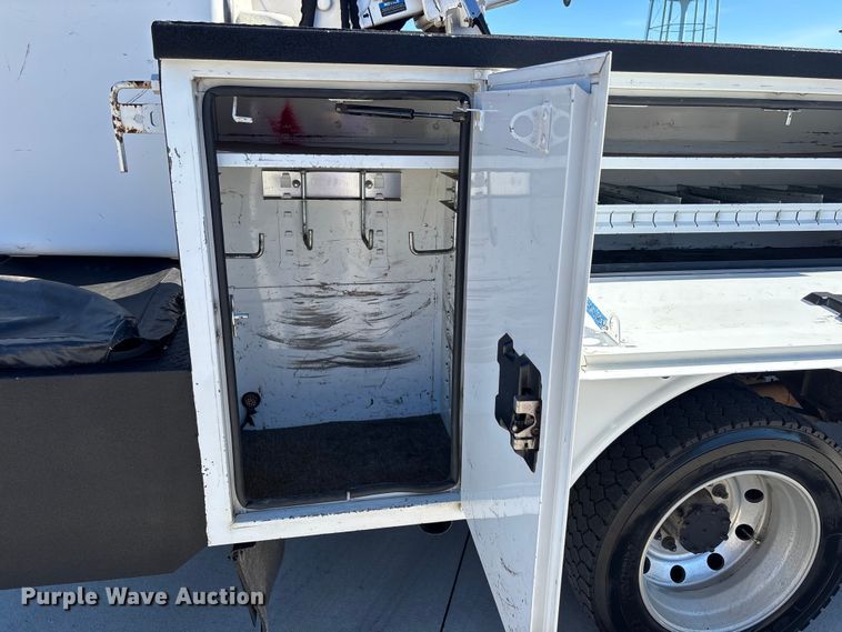 image for item DU0320 2016 RAM 5500HD bucket truck