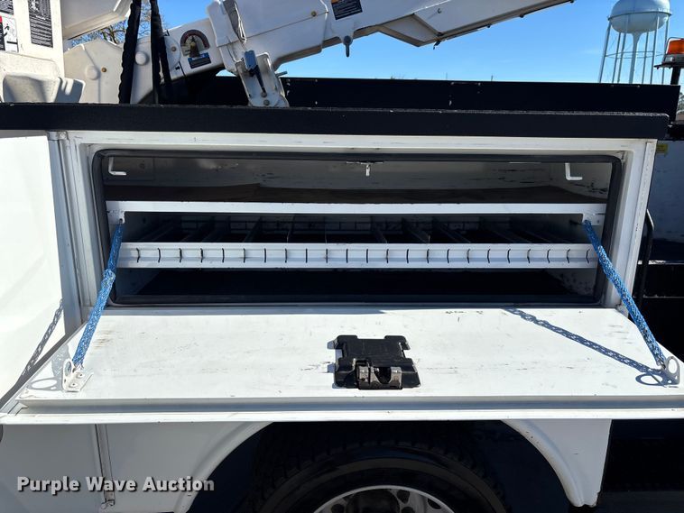 image for item DU0320 2016 RAM 5500HD bucket truck