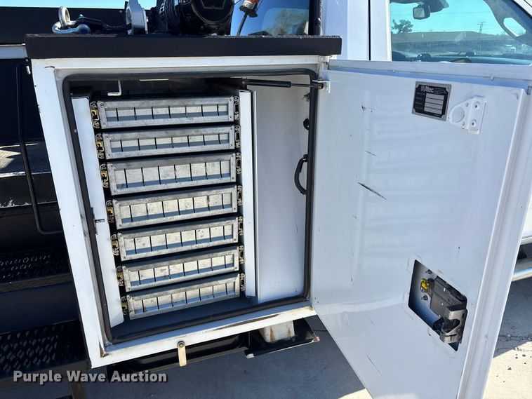 image for item DU0320 2016 RAM 5500HD bucket truck