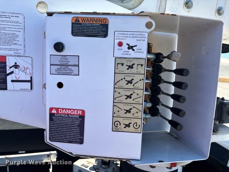 image for item DU0320 2016 RAM 5500HD bucket truck