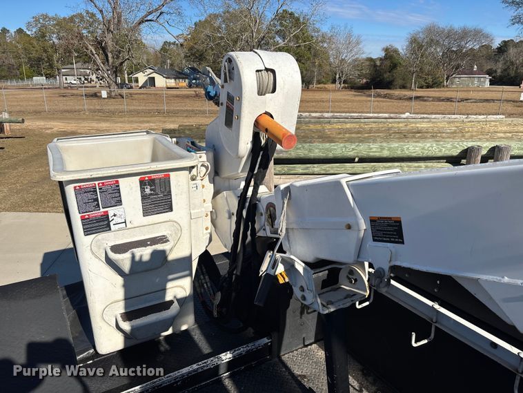 image for item DU0320 2016 RAM 5500HD bucket truck