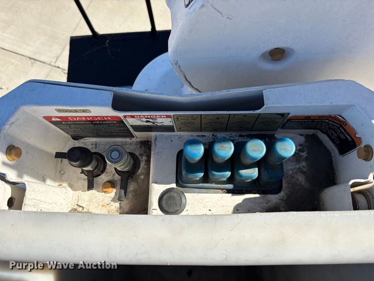 image for item DU0320 2016 RAM 5500HD bucket truck