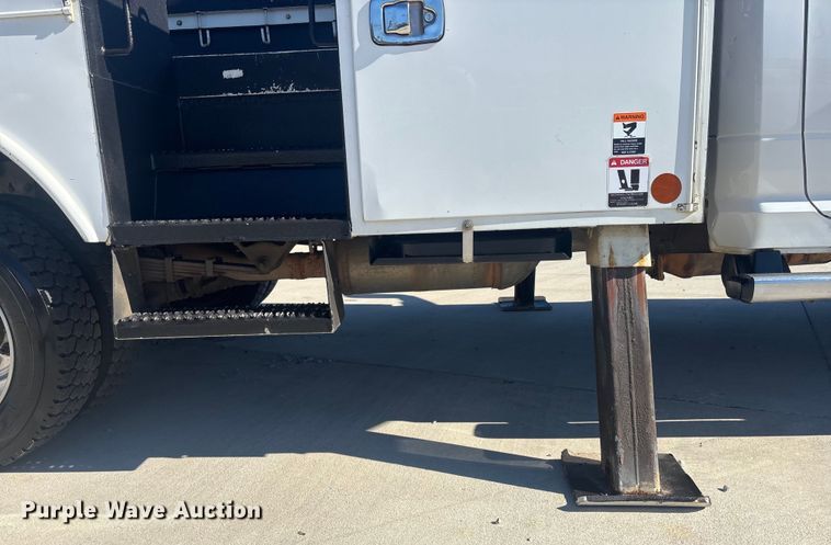 image for item DU0320 2016 RAM 5500HD bucket truck