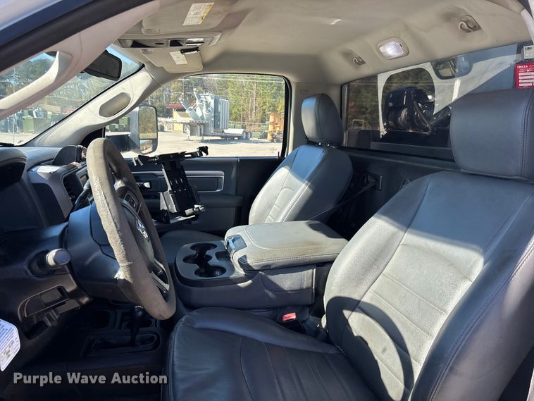 image for item DU0320 2016 RAM 5500HD bucket truck