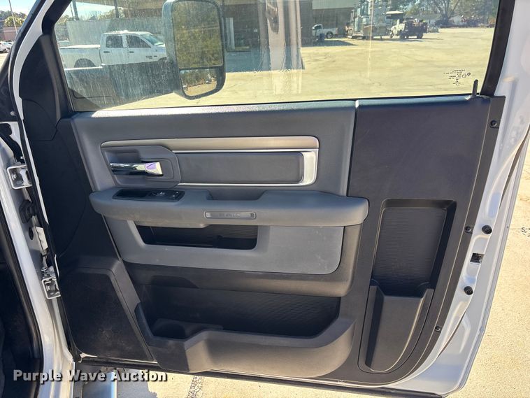 image for item DU0320 2016 RAM 5500HD bucket truck