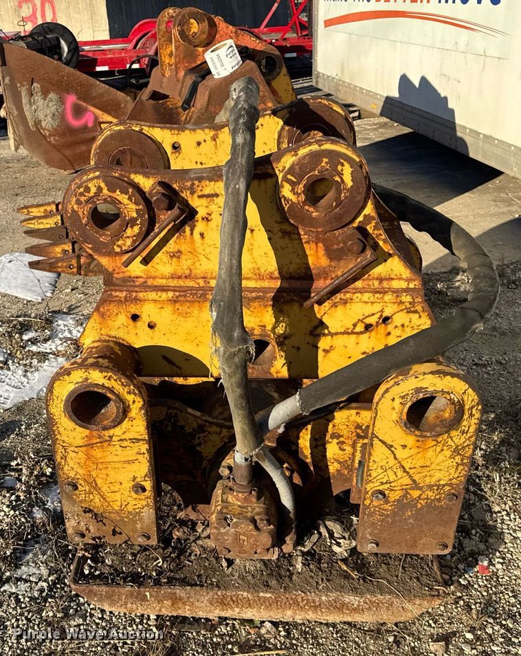 image for item DU3250 Excavator plate compactor