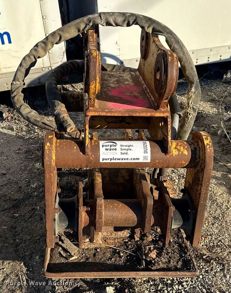 image for item DU3250 Excavator plate compactor