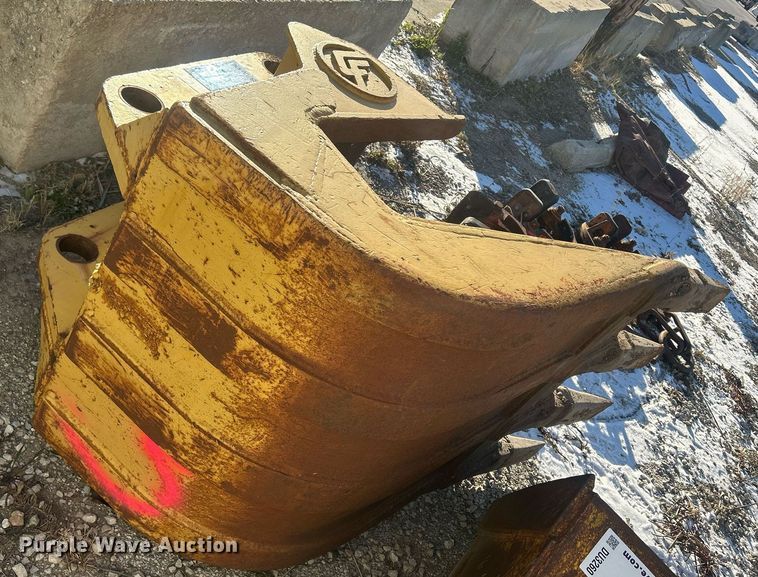 image for item DU3261 CF excavator bucket