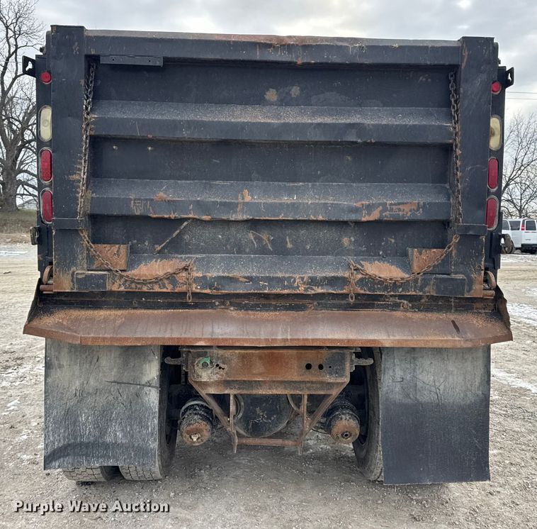 image for item DW6714 2004 International 7500 dump truck