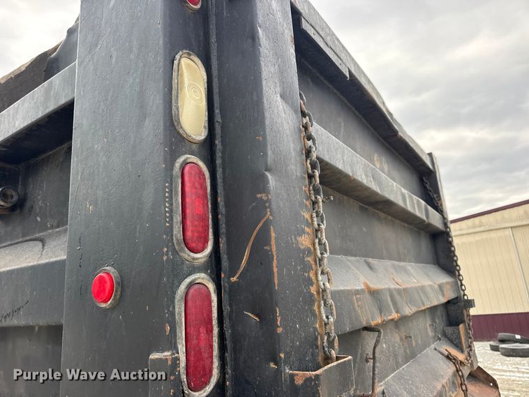 image for item DW6714 2004 International 7500 dump truck