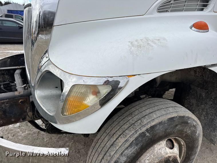 image for item DW6714 2004 International 7500 dump truck