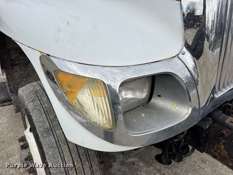 image for item DW6714 2004 International 7500 dump truck