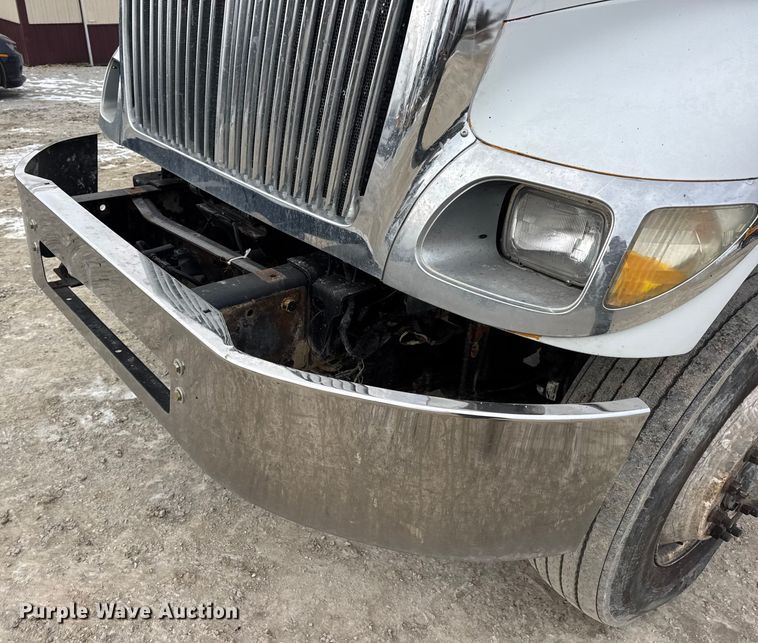 image for item DW6714 2004 International 7500 dump truck