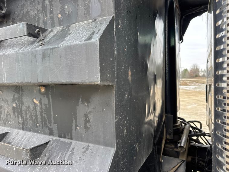 image for item DW6714 2004 International 7500 dump truck