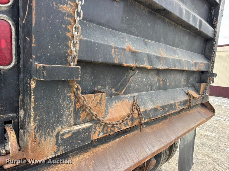 image for item DW6714 2004 International 7500 dump truck