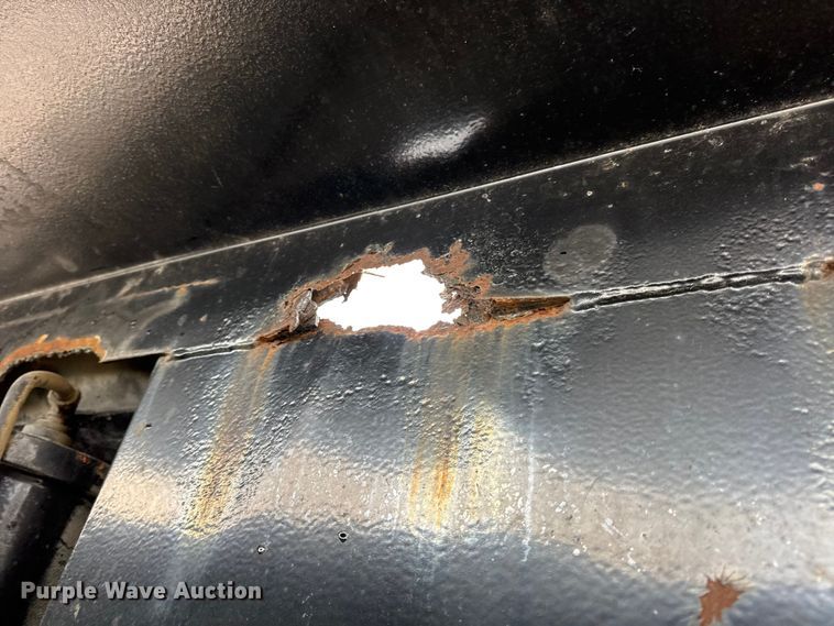 image for item DW6714 2004 International 7500 dump truck