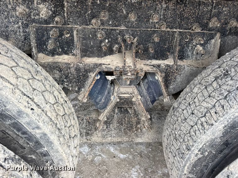 image for item DW6714 2004 International 7500 dump truck