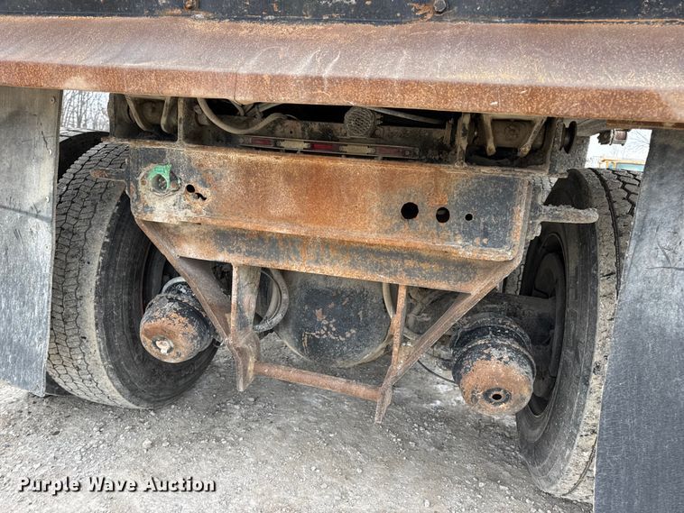 image for item DW6714 2004 International 7500 dump truck