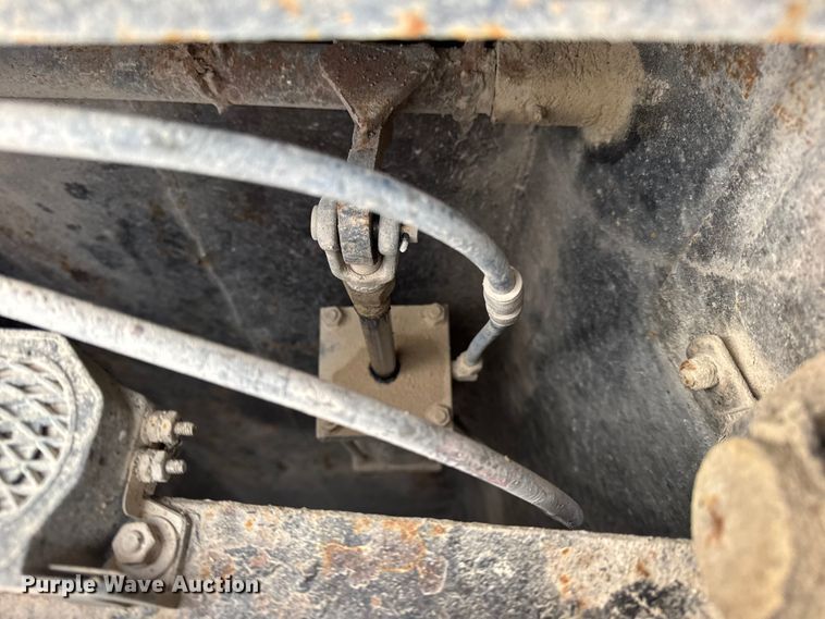 image for item DW6714 2004 International 7500 dump truck