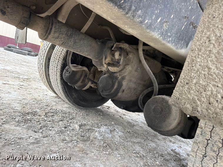 image for item DW6714 2004 International 7500 dump truck