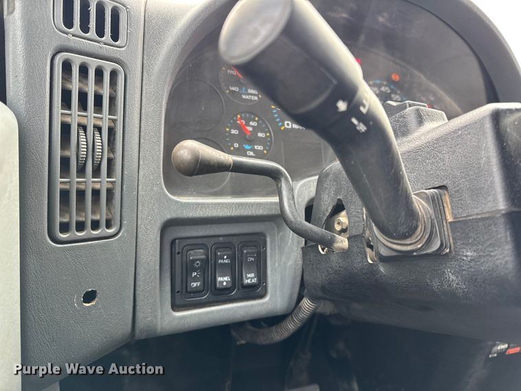 image for item DW6714 2004 International 7500 dump truck