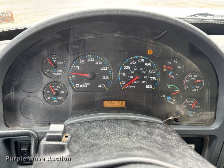 image for item DW6714 2004 International 7500 dump truck