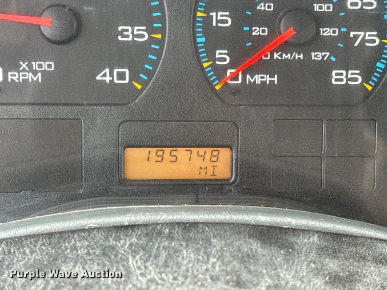 image for item DW6714 2004 International 7500 dump truck