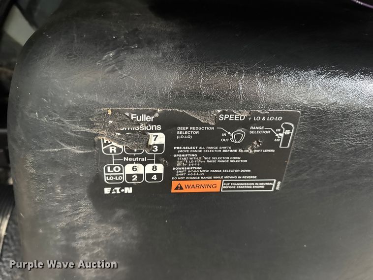 image for item DW6714 2004 International 7500 dump truck