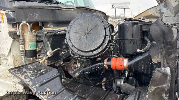 image for item DW6714 2004 International 7500 dump truck