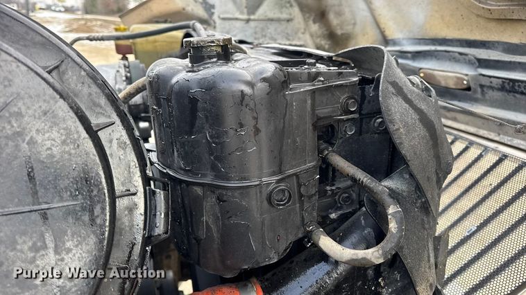 image for item DW6714 2004 International 7500 dump truck