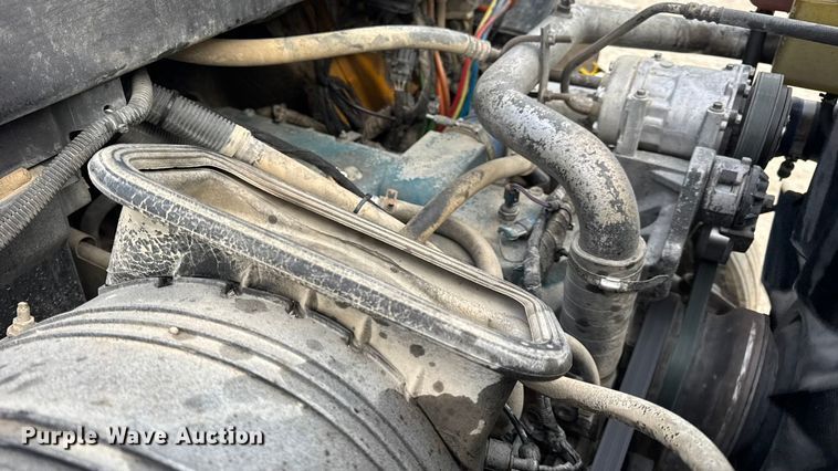 image for item DW6714 2004 International 7500 dump truck