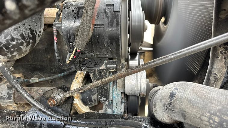 image for item DW6714 2004 International 7500 dump truck