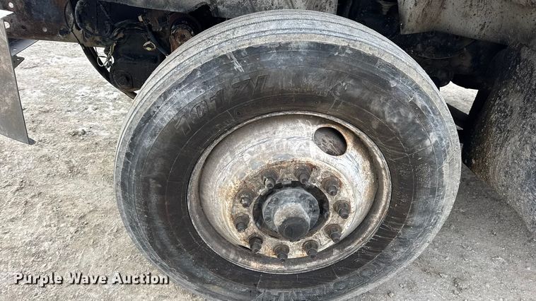 image for item DW6714 2004 International 7500 dump truck