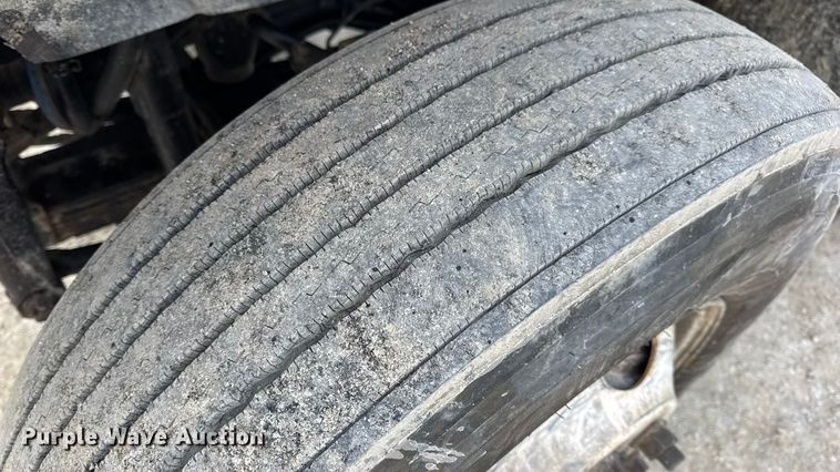 image for item DW6714 2004 International 7500 dump truck