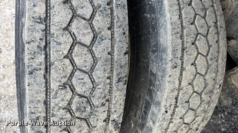 image for item DW6714 2004 International 7500 dump truck