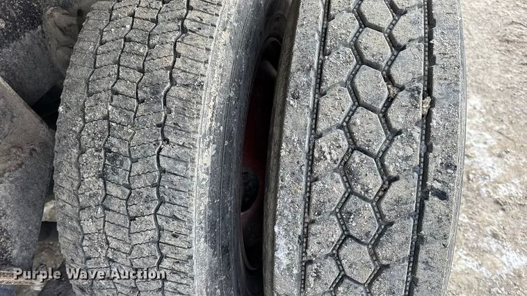 image for item DW6714 2004 International 7500 dump truck