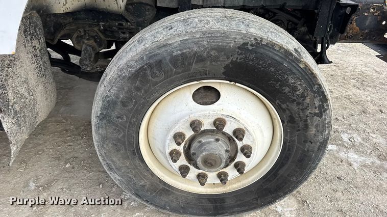 image for item DW6714 2004 International 7500 dump truck