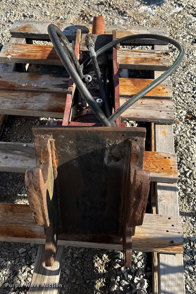 image for item DW6719 2004 AR70BXSF breaker