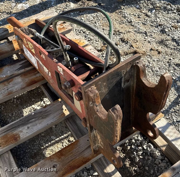 image for item DW6719 2004 AR70BXSF breaker